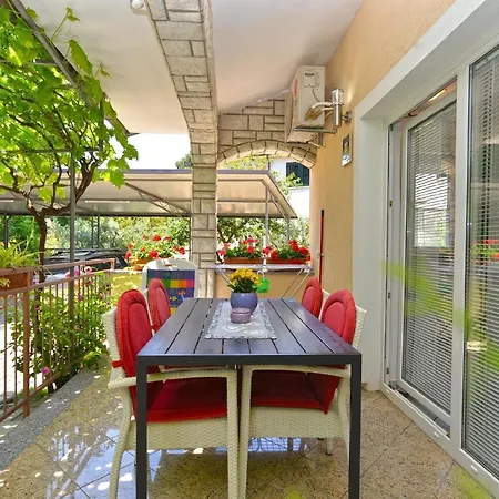 Apartment Fuer 2 Personen Ca 35 Qm In Cervar-porat, Istrien Istrische Riviera Poreč
